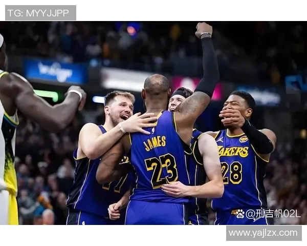 湖人对阵火箭精彩回顾图文并茂展现赛场激烈瞬间与球员风采